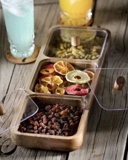 ظرف سرو چوبی درب دار 3 خانه اماهوم (چوب گردو) Sweet Serve-3