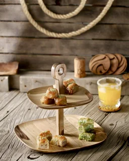 شیرینی خوری چوبی دو طبقه فنیس اماهوم (چوب گردو) Fenice Stand/2