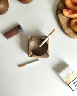 زیر سیگاری چوبی مدل مربع اماهوم (چوب گردو) Ashtray