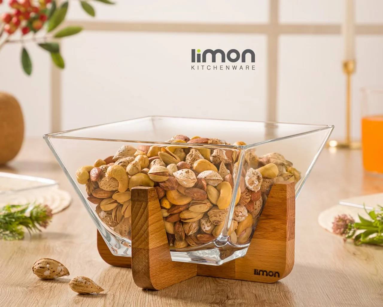 ظرف سرو مربع شیشه ای پایه چوبی کد 2172